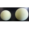 Porézní molitanový míčkovací míček. Barva dle skladové dostupnosti - materiál stejný.